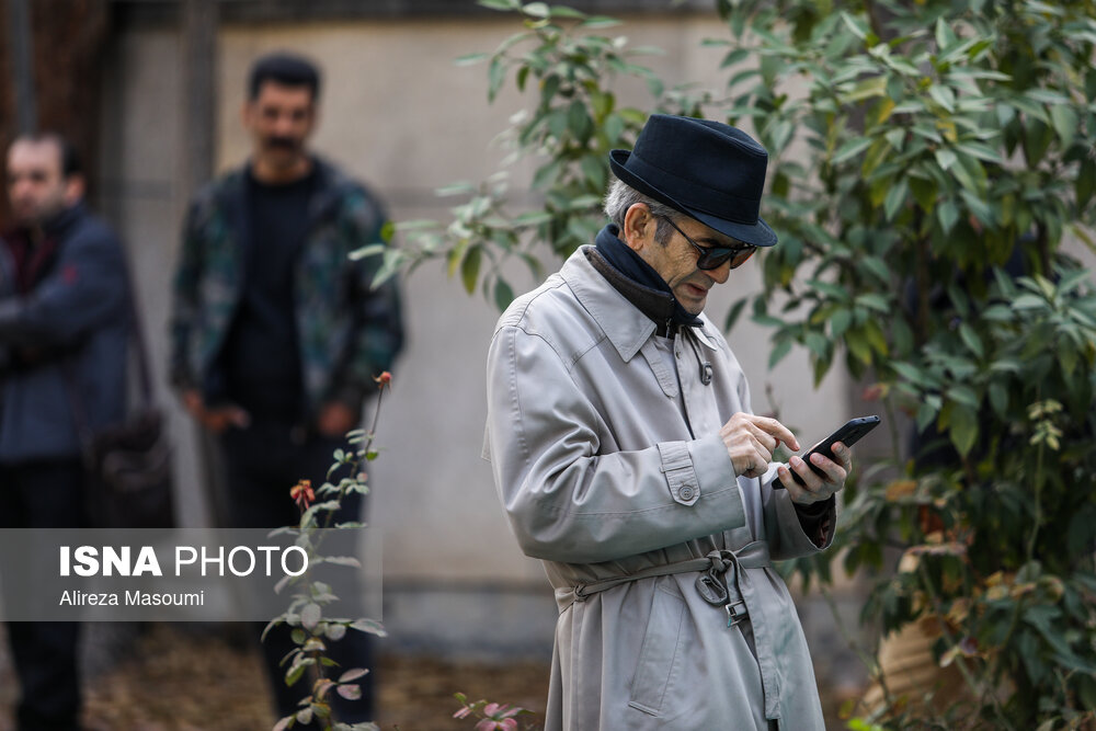 مهدی شیری، بازیگر در تشییع پیکر رضا صفایی‌پور