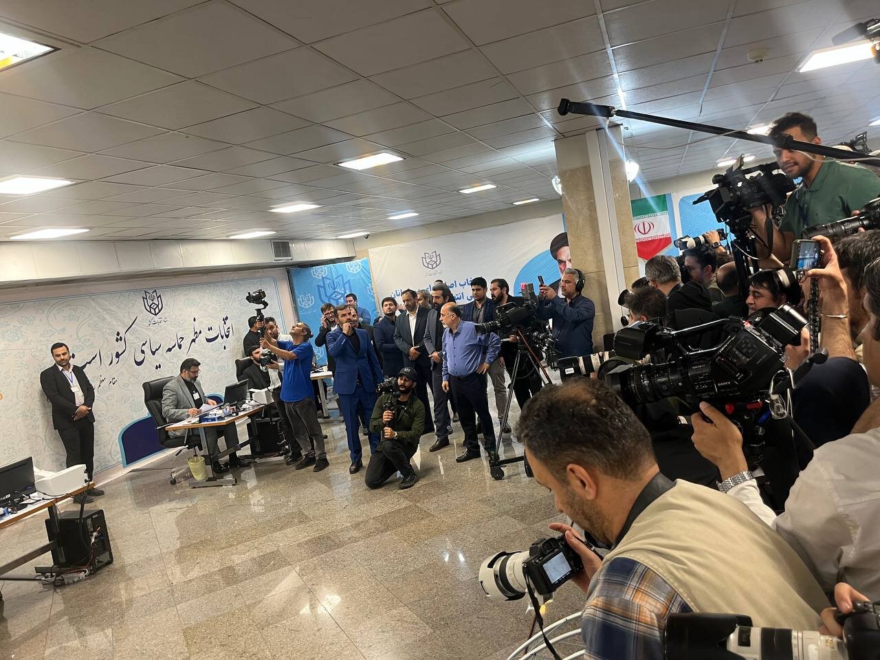 همراهان قالیباف