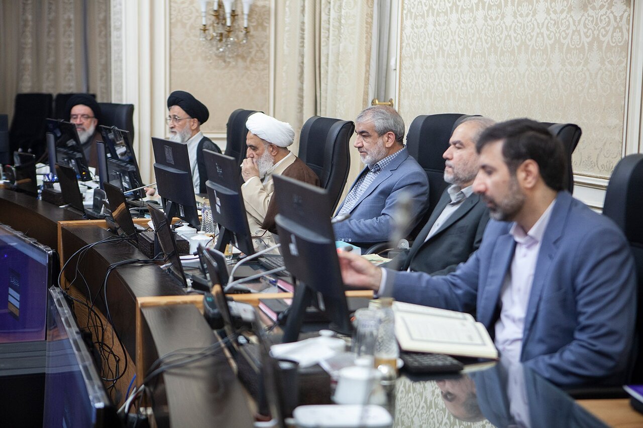 این افراد، صلاحیت ۸۰ کاندیدای ریاست جمهوری را بررسی می کنند +عکس