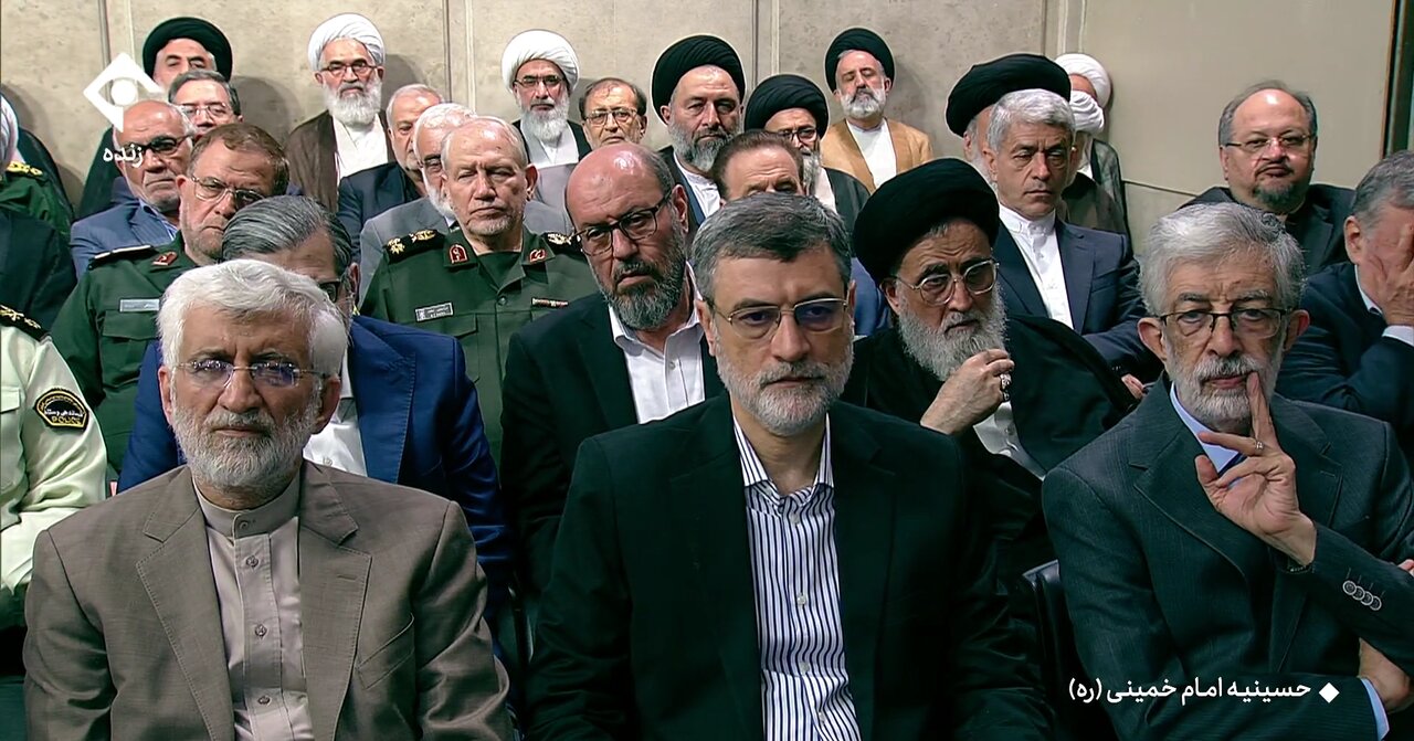 عکسی از زاکانی در کنار سیدحسن خمینی /کاندیدای پوششی کنار جلیلی نشست /حواشی مراسم تنفیذ حکم ریاست جمهوری پزشکیان