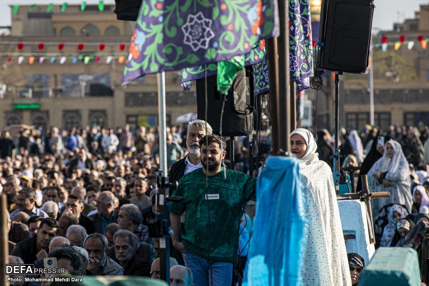 ری2
