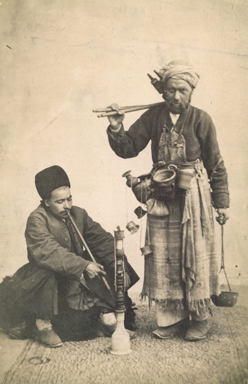 سفر به قاجار؛ قلیان‌فروش، قصاب و آب‌کش دوره‌گرد(عکس)