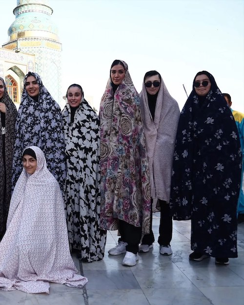 والیبالیست‌ها در امامزاده صالح