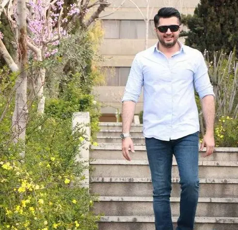 پندار اکبری