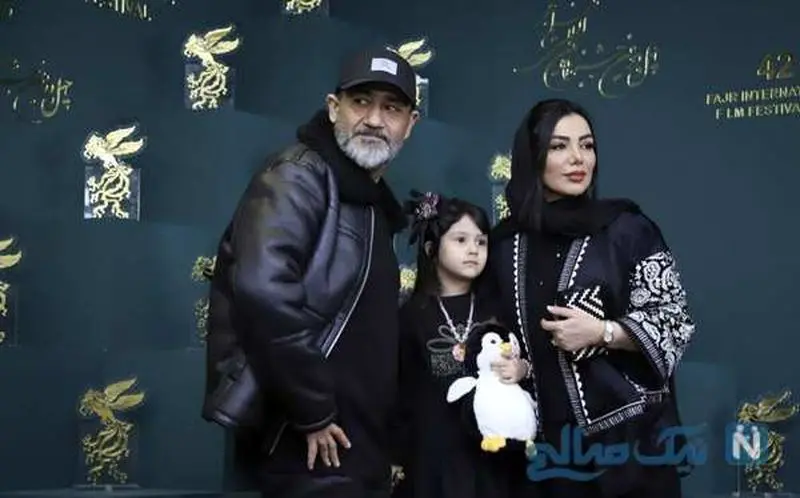 مهران غفوریان در کنار همسر و دخترش