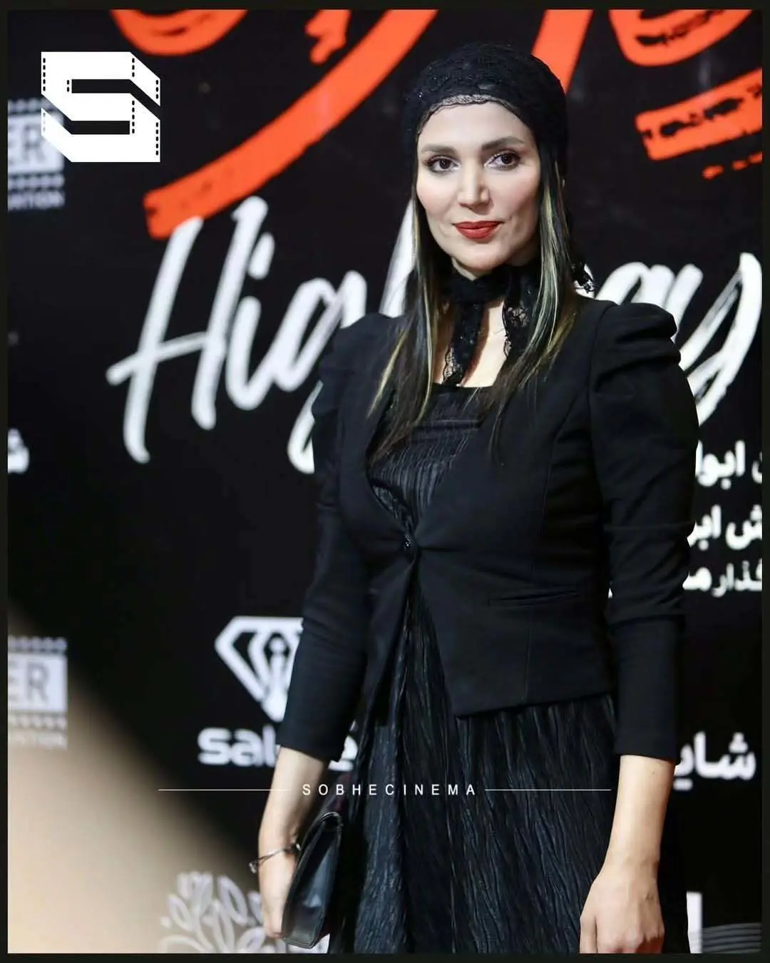 مونا سعیدپور