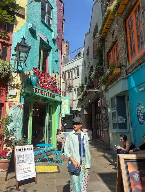 استایل‌های شبنم قلی‌خانی در لندن