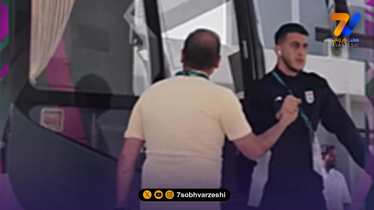 اتوبوس ایران و کره‌جنوبی به ورزشگاه رسیدند