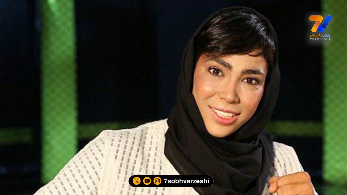 سهیلا منصوریان پشت فرمان بنز کروک بدون سقف