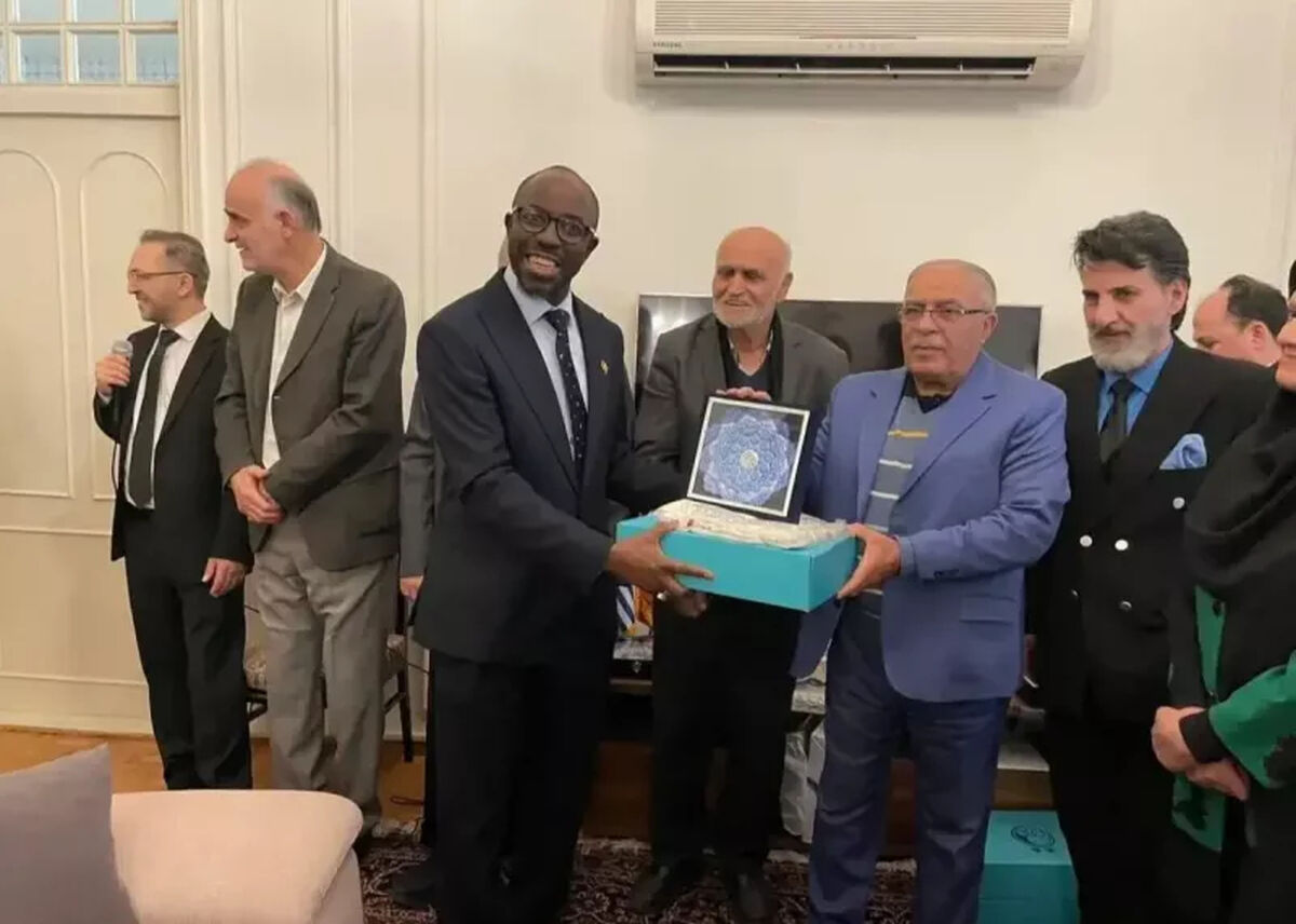 نشست دیپلماتیک در سفارت اروگوئه با حضور سفرای آمریکای جنوبی و نمایندگان فوتبال ایران