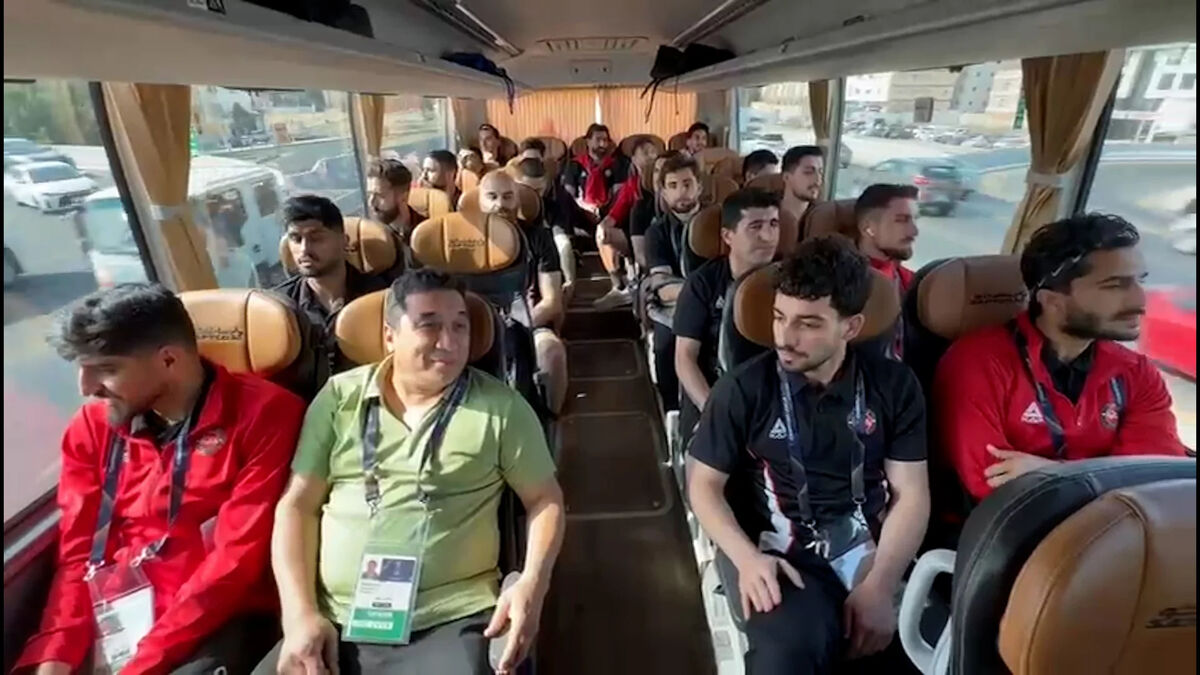 سرداران تراکتور سرودخوان به جنگ شباب الاهلی رفتند؛ خیابان با ما!