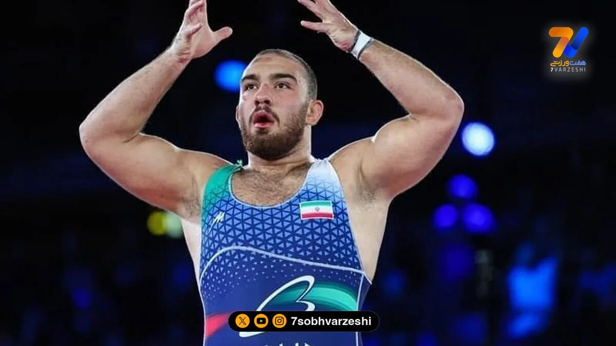 تنش لفظی پادشاه سنگین وزن جهان در ایستگاه راه آهن!
