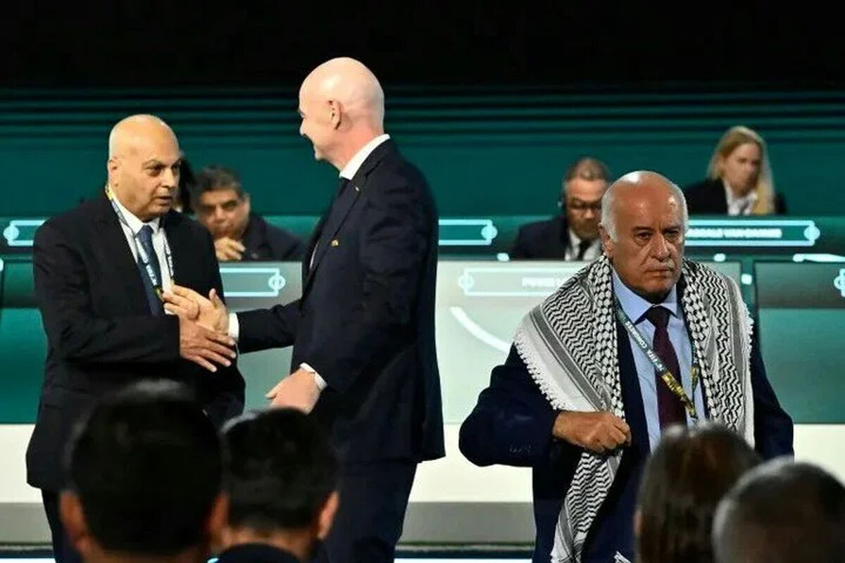 رفتار جالب رئیس فدراسیون فلسطین با رئیس فیفا!