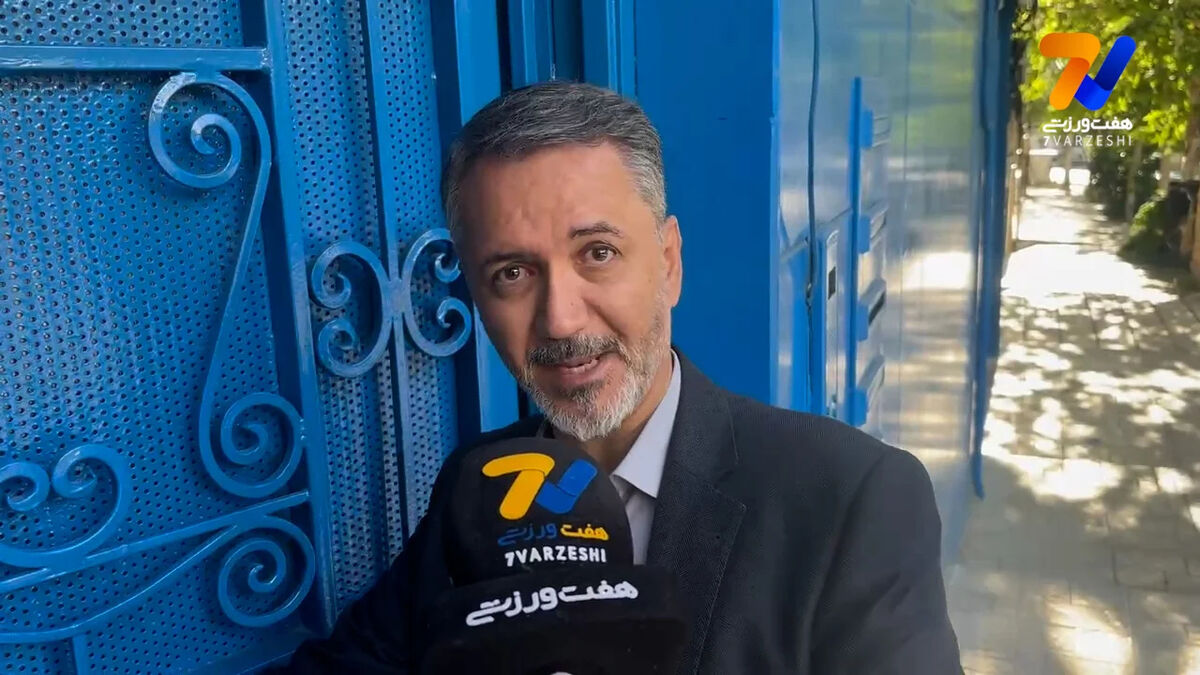ورود هاشم ساعدی به باشگاه استقلال برای برگزاری جلسه هیات مدیره