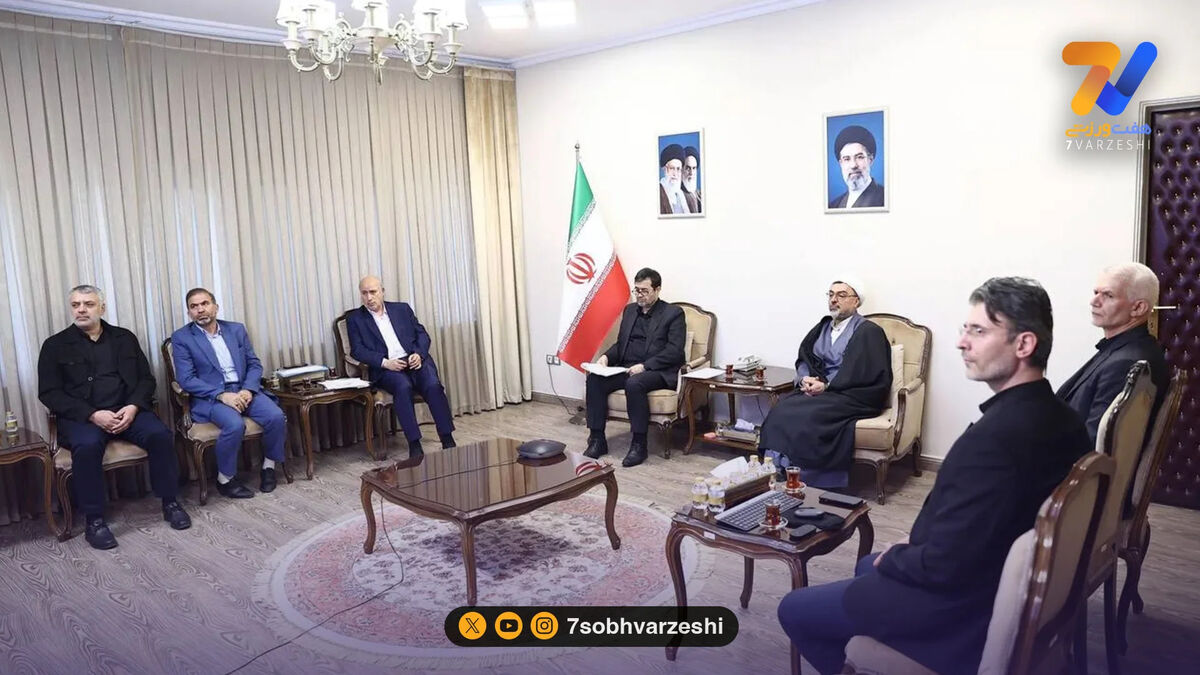 بررسی وضعیت ویزا و سفر تیم ملی در نشست دنیامالی با مسئولان