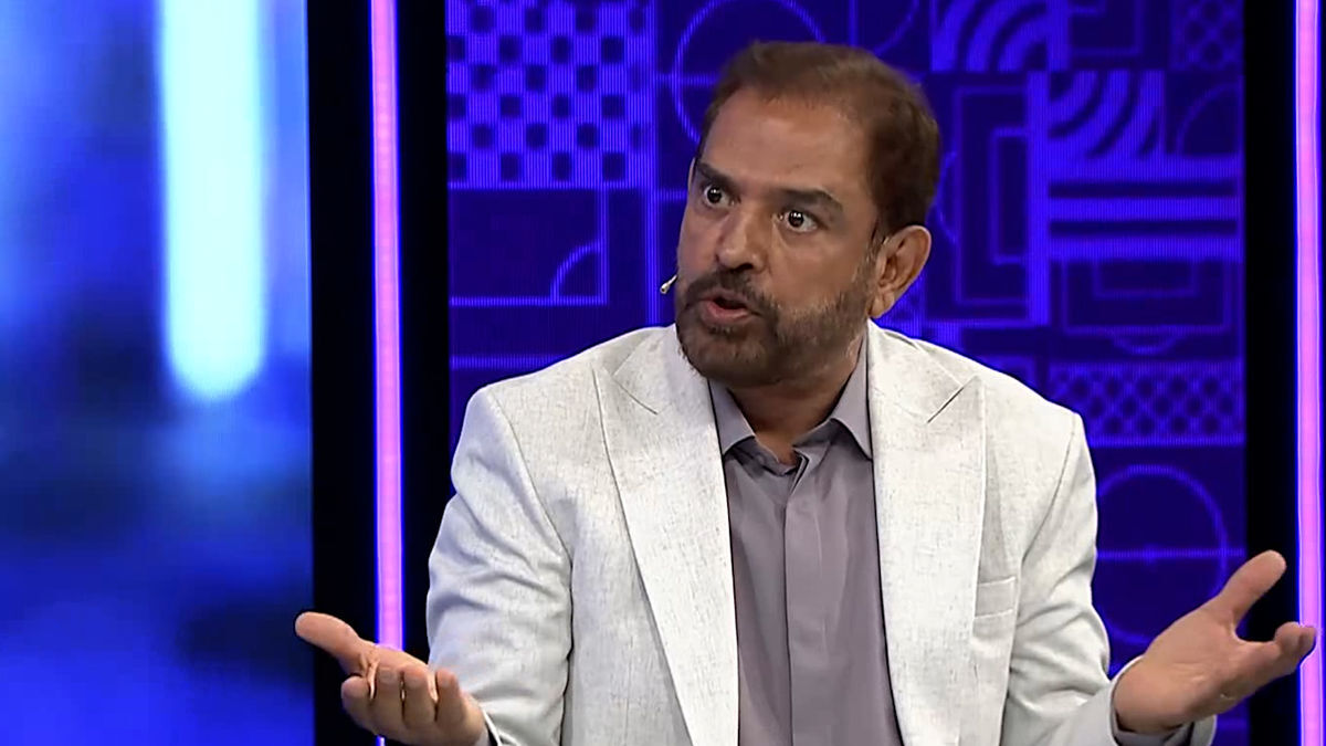 کریمی: پیشنهاد می‌کنم برای بازی های دوستانه از بابک زنجانی کمک بگیرید!