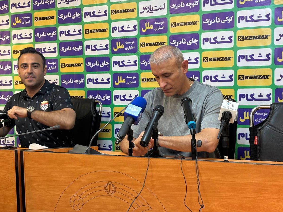 گل‌محمدی: فولاد به‌خاطر مشکلات مالی نتوانست بازیکن خارجی بگیرد!