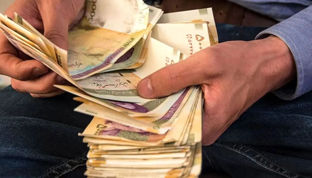 رقم عیدی کارگران و کارمندان در سال ۱۴۰۳  اعلام شد