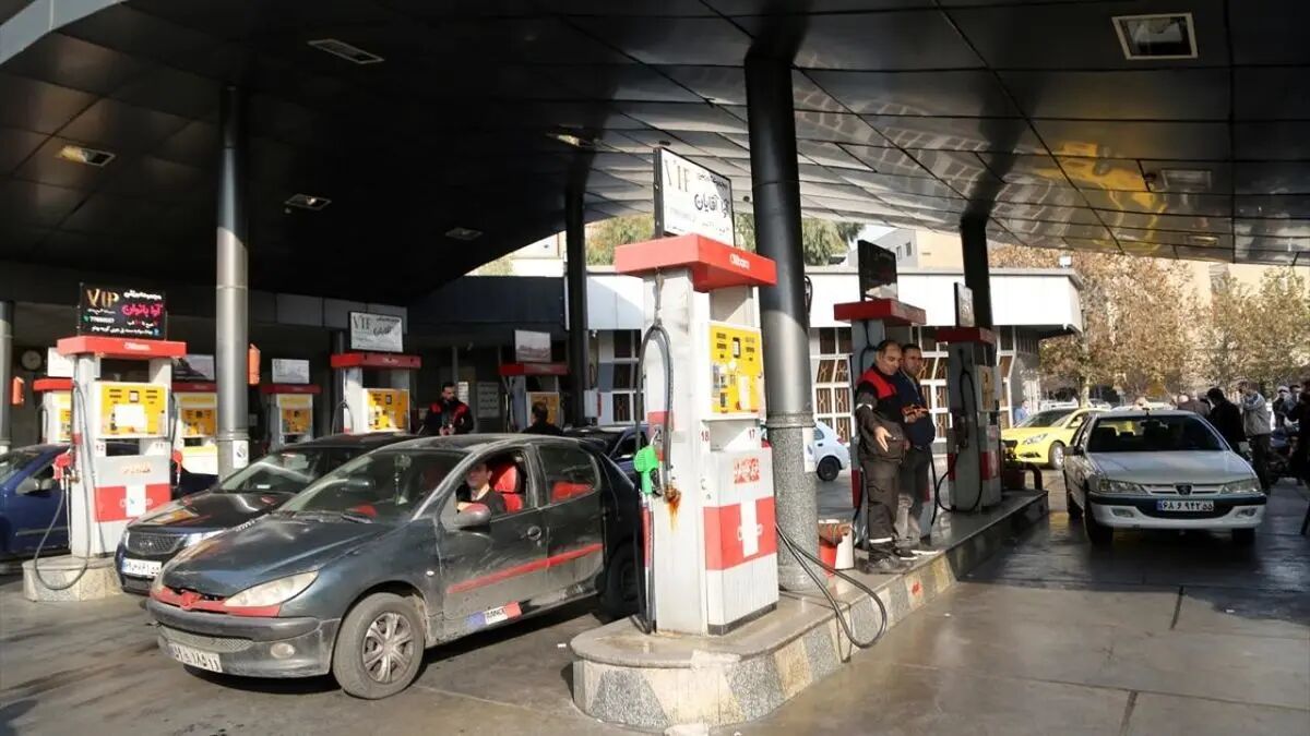 سهمیه بنزین اردیبهشت کی و چند لیتر واریز می‌شود؟