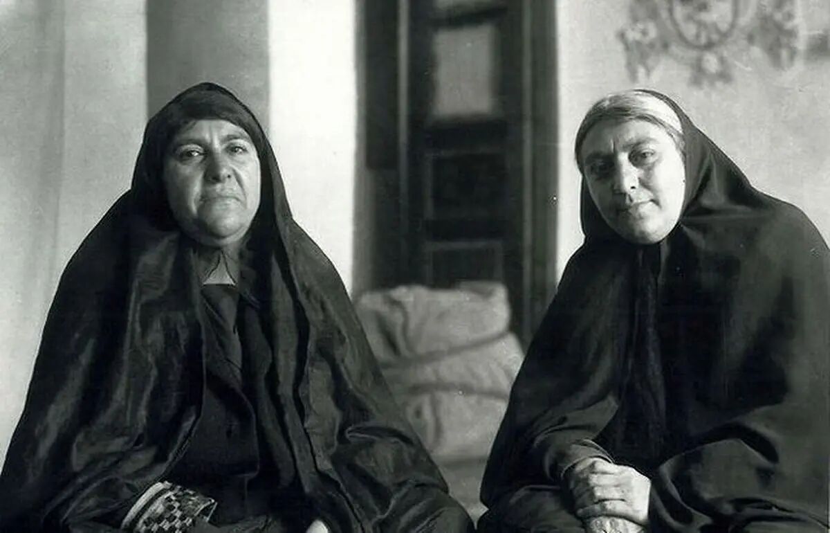 عکس| اولین واردکننده تاکسی به تهران یک شاهزاده خانم قاجاری بود
