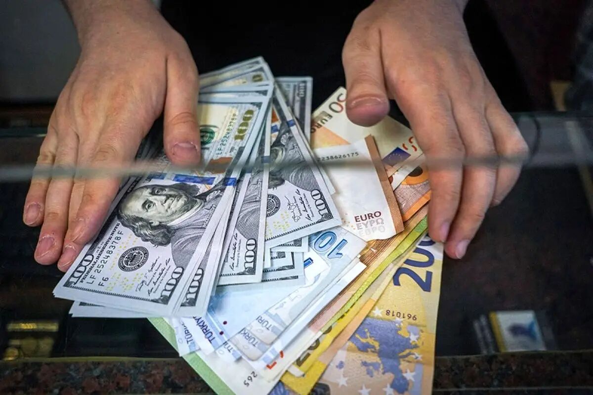 بررسی ابعاد نامه ابر صنایع پولساز به رهبری برای واقعی شدن نرخ دلار نیمایی