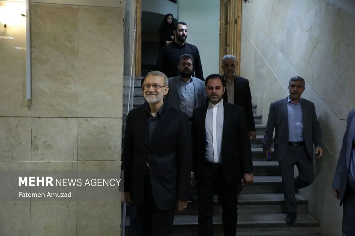 لاریجانی به کمک چت جی‌پی‌تی جواب جلیلی را داد