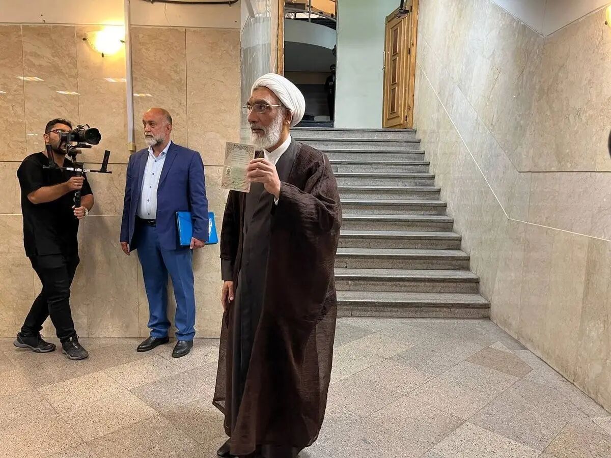 پوستر جنجالی از پورمحمدی با حضور ترامپ