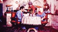 قاب تاریخ| عکس دیده نشده از داریوش مهرجویی، توریست‌ها در چایخانه‌ تهران و افتتاح سد سفیدرود