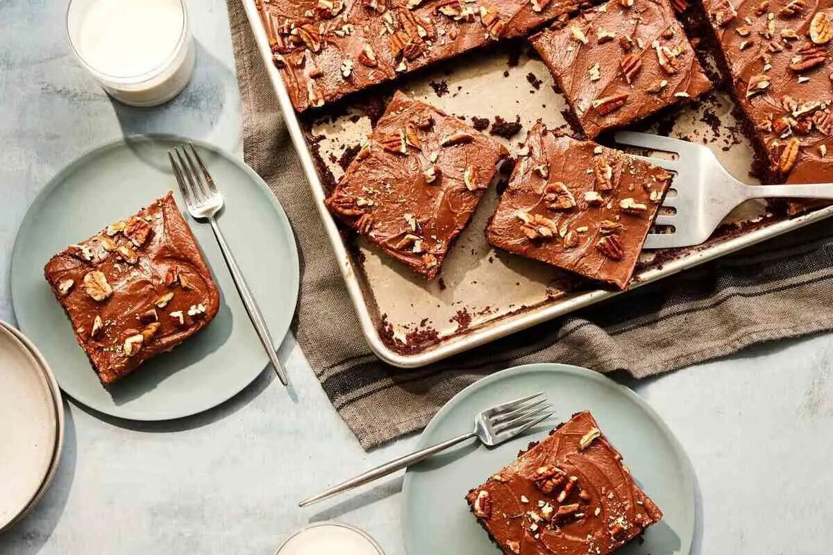طرز تهیه کیک موکا؛ ترکیبی خوشمزه از کیک و دسر شکلاتی