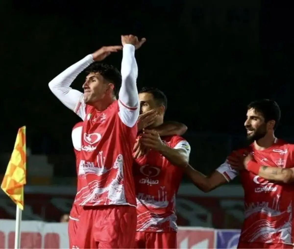 امید عالیشاه، ستاره پرسپولیس در بازی با شمس آذر حضور پیدا می‌کند یا نه؟