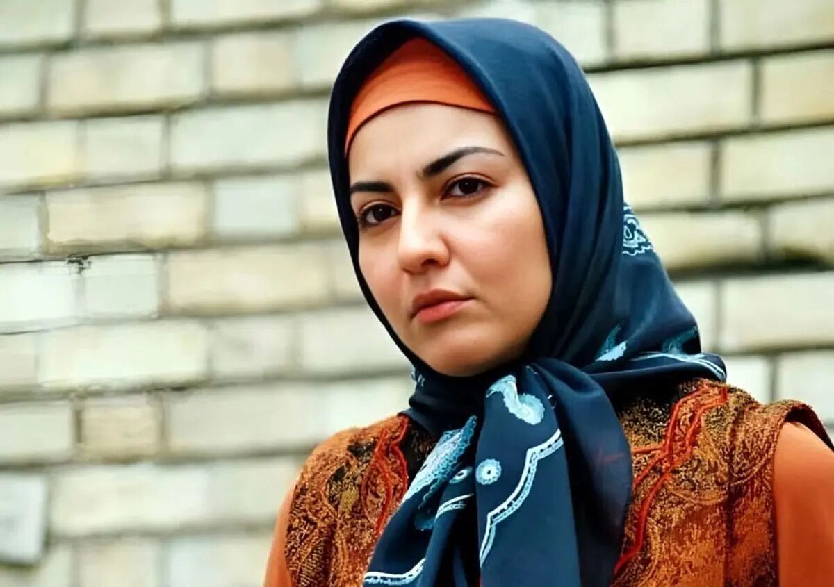 آناهیتا همتی: هیچ‌یک از عوامل سریال پایتخت، مردمی نیستند! پول پارو کردند