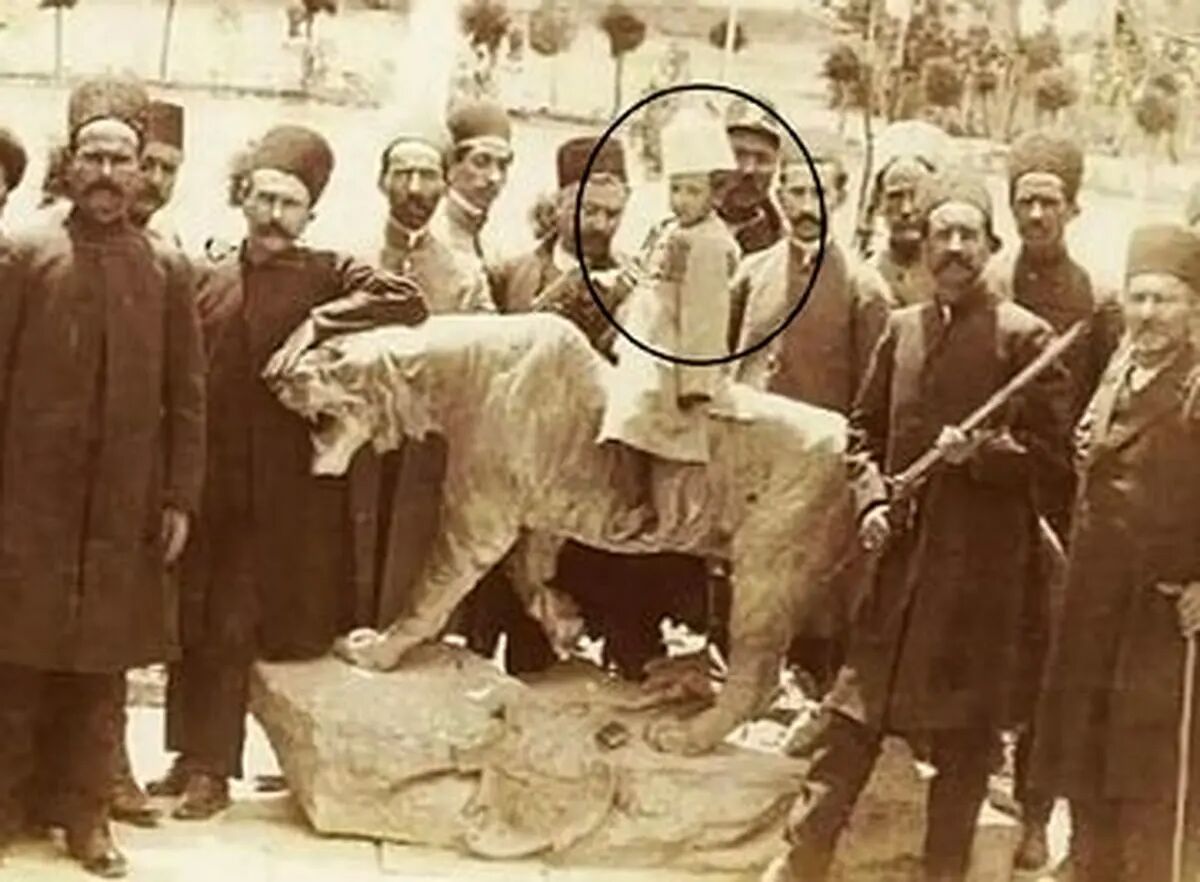 روایتی جالب؛  تنها پسر ستارخان نام‌خانوادگی‌اش را تغییر داده!