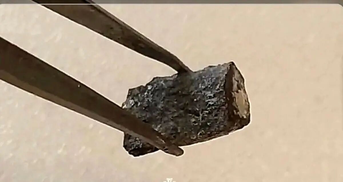 کشف شهاب‌سنگ ۲۰۰ گرمی در اصفهان!