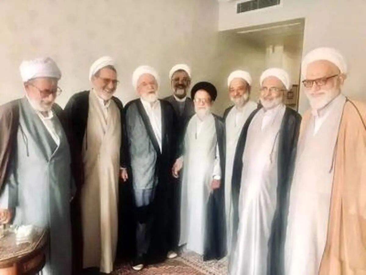 اولین دیدار رسمی مهدی کروبی پس از شکست حصر خانگی؛ میزبانی از  مدرسین حوزه علمیه قم
