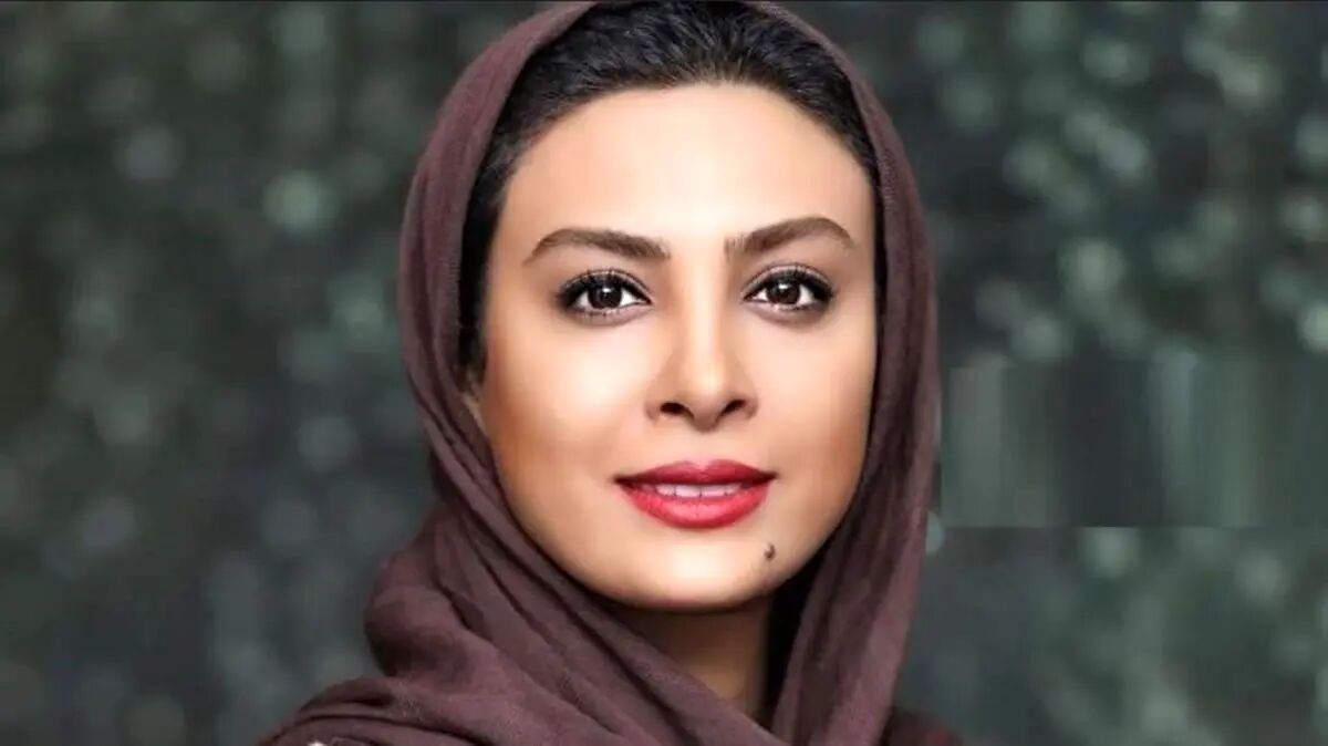 عاشقانه‌های خانم بازیگر سریال «به کجا چنین شتابان» روی صحنه+ عکس