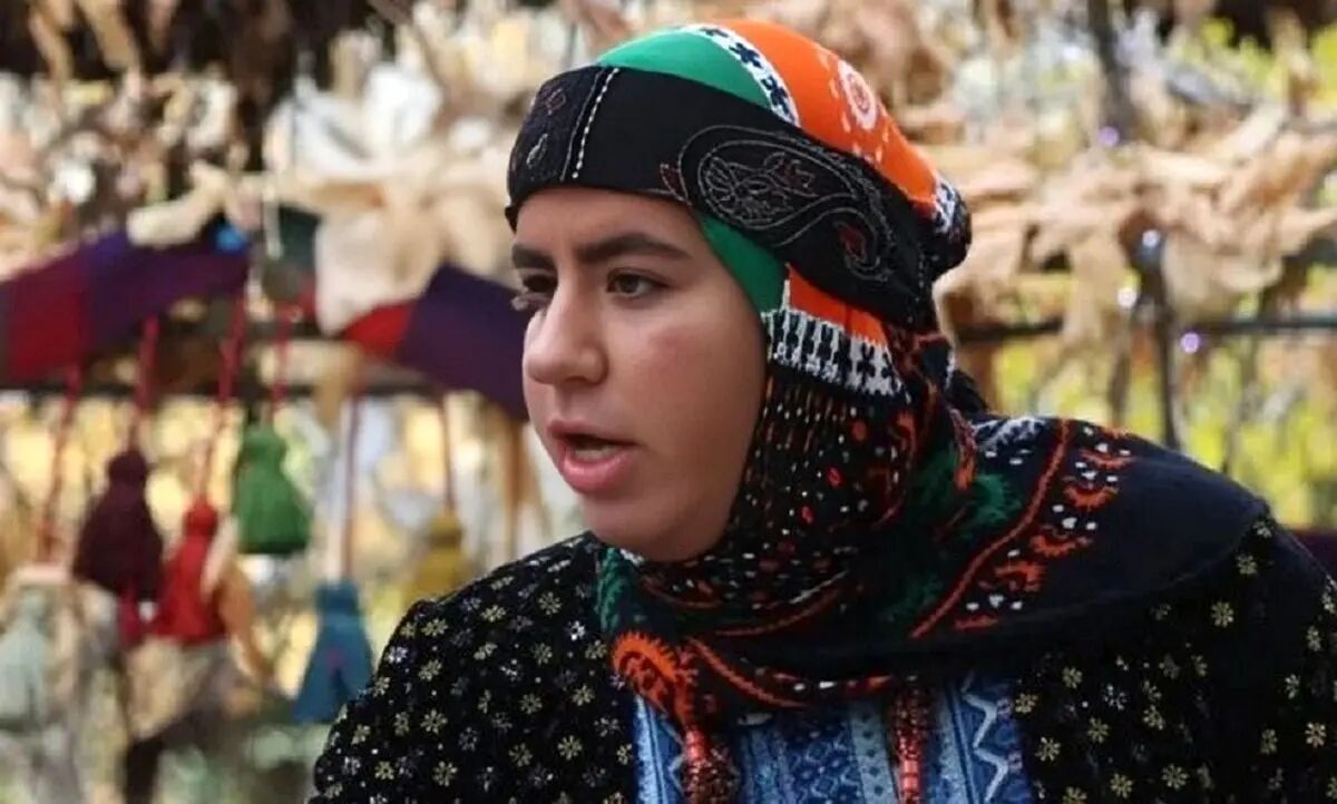 بیوگرافی و حواشی زندگی شخصی روناک در سریال نون خ+ عکس‌ خانوادگی