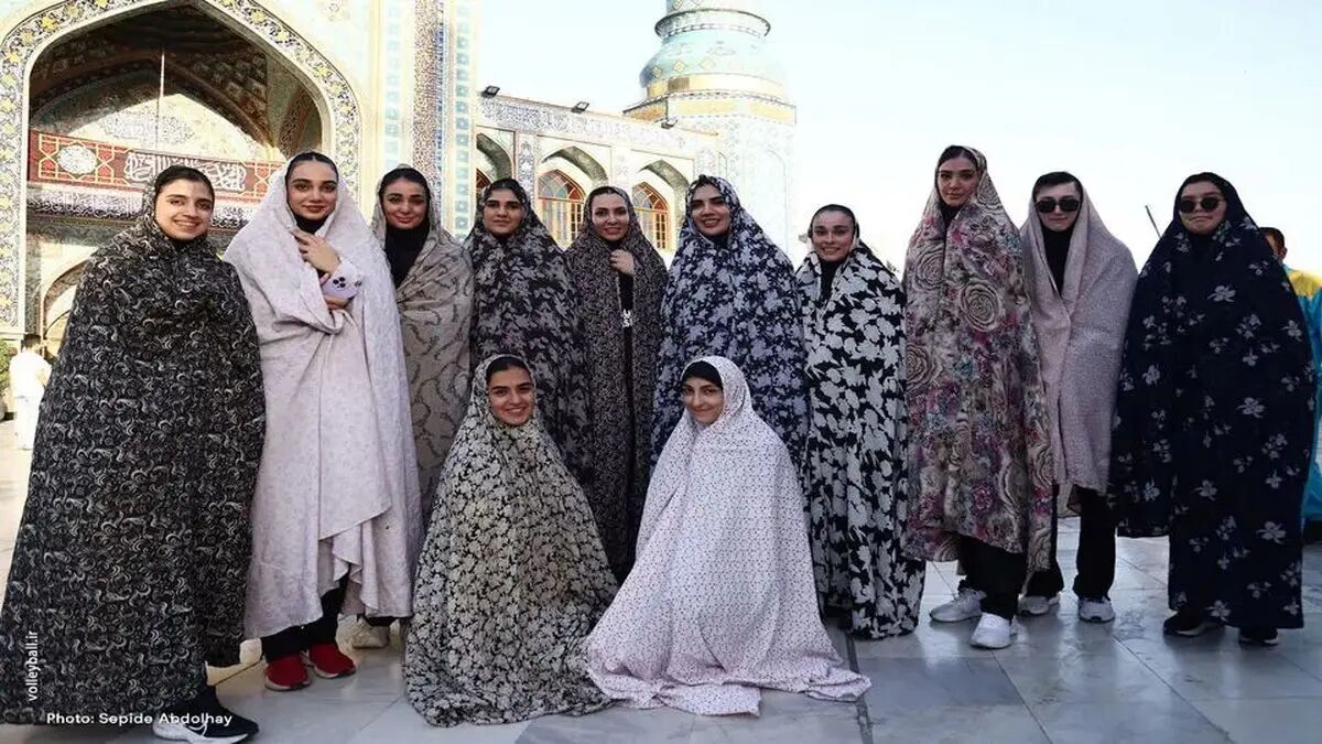 حضور غافلگیرکننده ستاره‌های والیبال ایران در امامزاده صالح؛ صحنه‌ای که همه را شگفت‌زده کرد + عکس