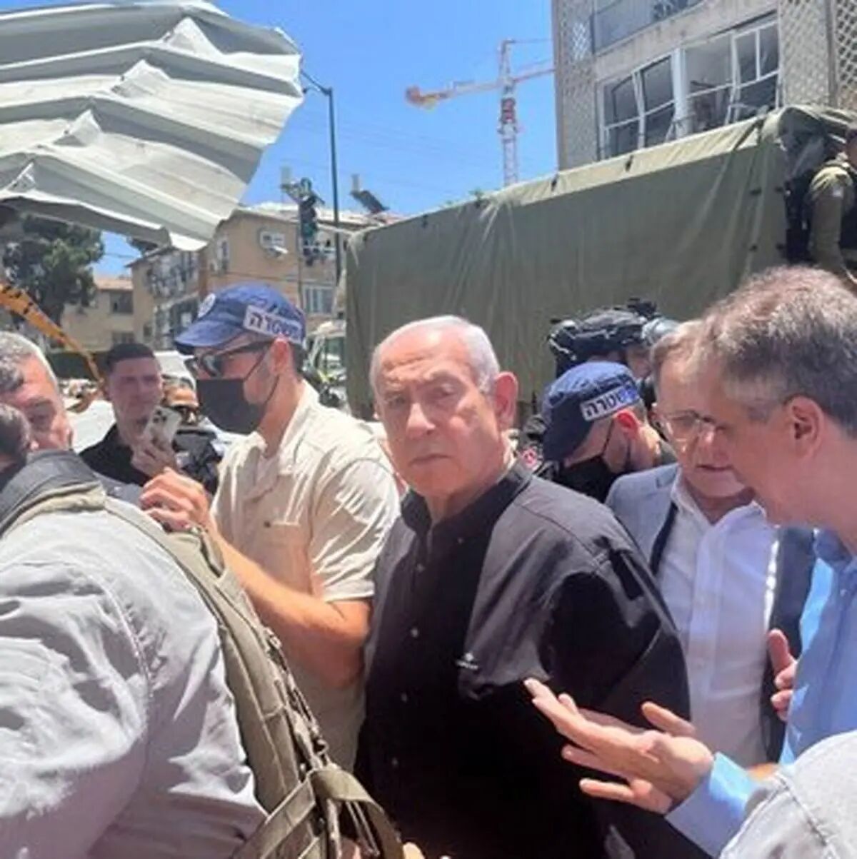نتانیاهو از پناهگاه بیرون آمد