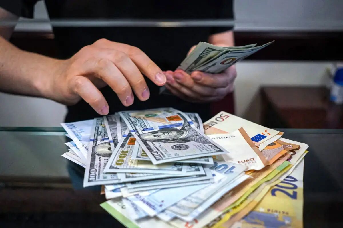 کاهش چشمگیر قیمت دلار در بازار؛ ریزش ادامه دارد