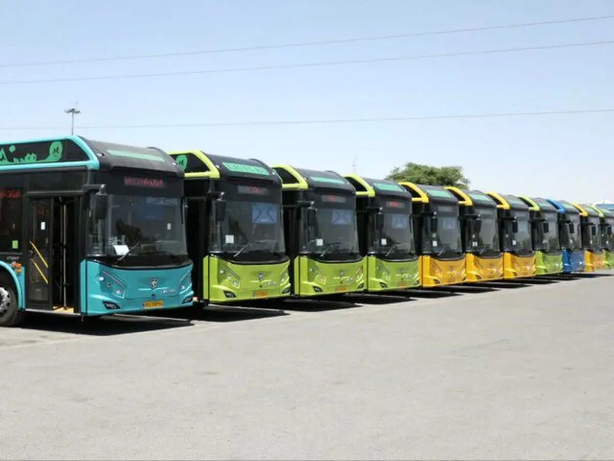 ۱۰ دستگاه اتوبوس برقی به ناوگان اتوبوسرانی اراک اضافه شد
