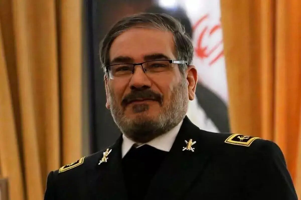 پیام دریابان شمخانی خطاب به رهبر انقلاب و ملت ایران؛ زنده ام و حاضر برای جانفشانی