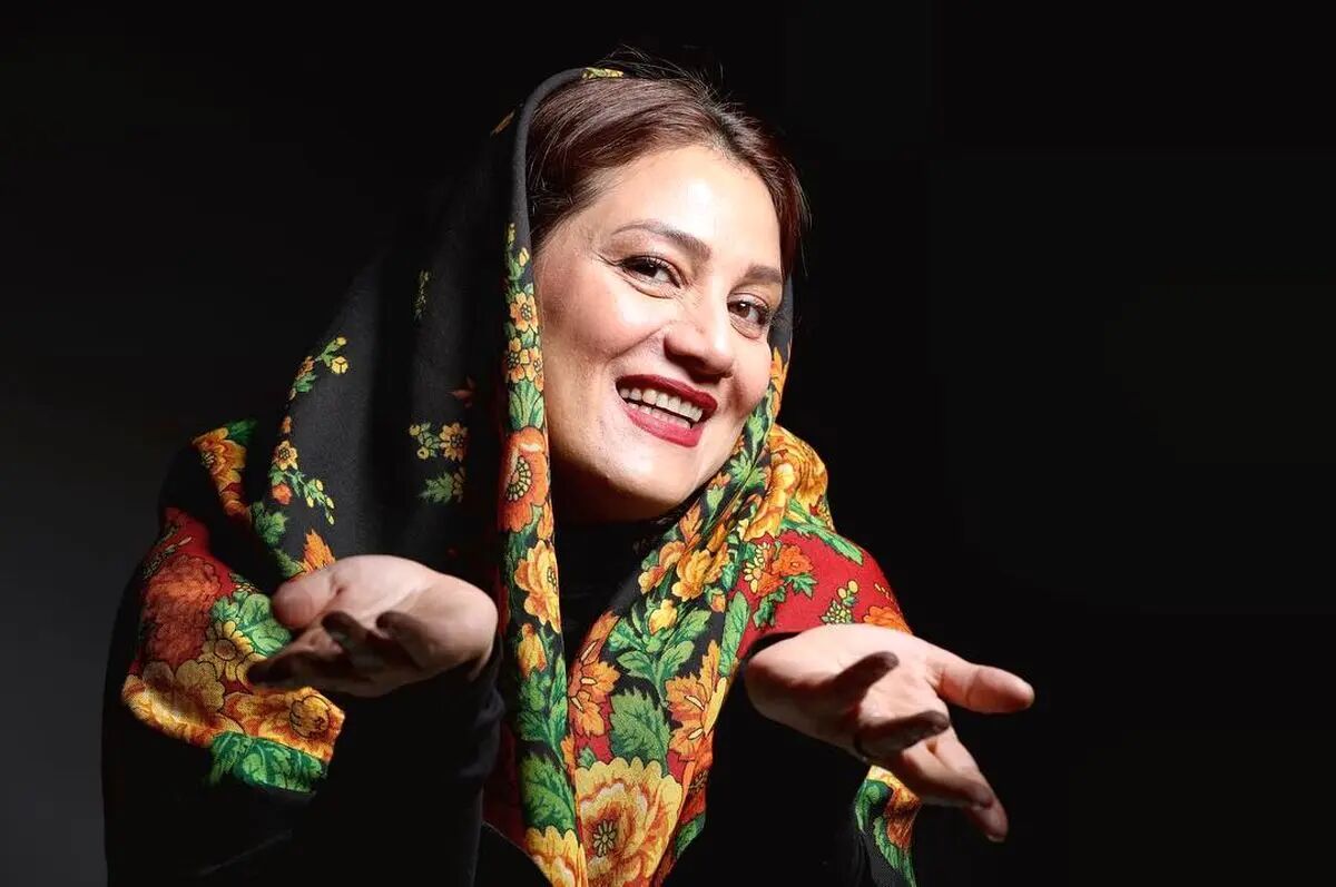 شبنم مقدمی پشت نوید محمدزاده درآمد