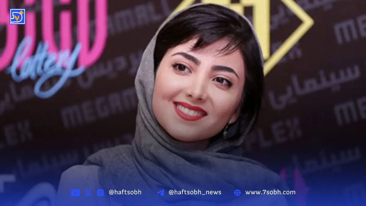 زیبا کرمعلی بازیگر فیلم لاتاری با پیراهن آستین کوتاه در معروف‌ترین هتل اردبیل