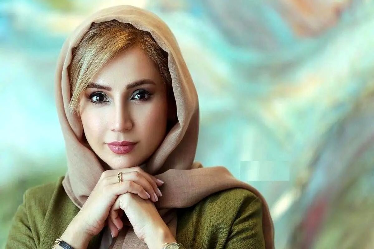 مانتوی خوش‌نقش‌ونگار سنتی شبنم قلی‌خانی + عکس