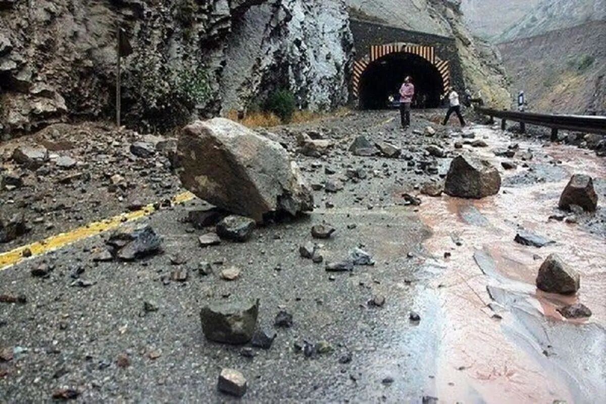 بارش باران و ریزش کوه در مازندران