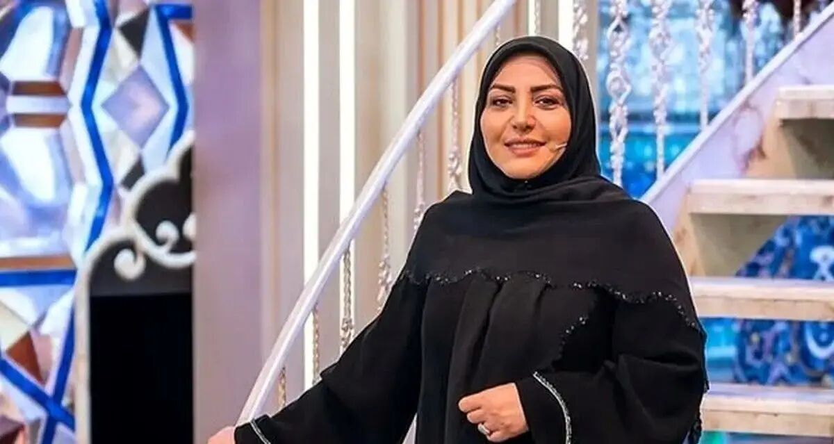 المیرا و طوطی‌های سخنگو