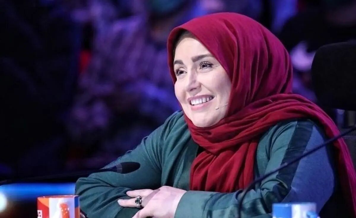 قاب مادر دختری ژاله صامتی در پشت صحنه یک تئاتر
