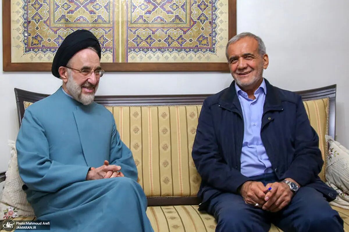 پزشکیان و خاتمی روی تخت بیمارستان