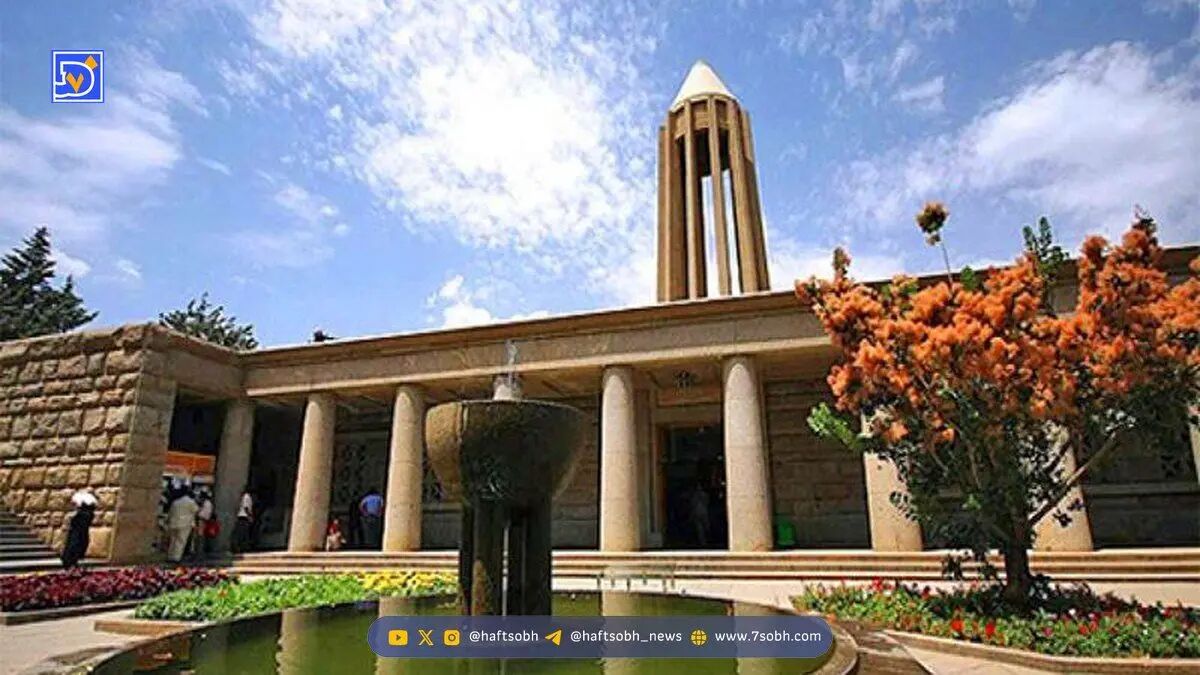 آرامگاه بوعلی‌سینا در دهه ۳۰