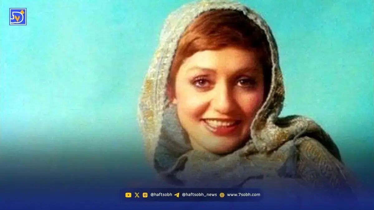 آلبوم عروسی گوگوش در ۱۷ سالگی  به همراه مادرشوهر مهربانش